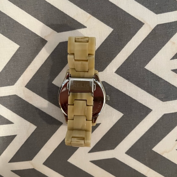 Relic Tan Tortoise Watch - Picture 2 of 3